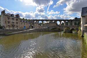 La_Rance_-_Le_viaduc_de_Dinan_et_le_vieux_pont_gothique.jpg