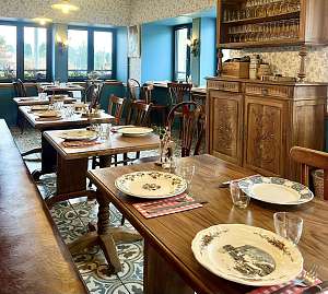 Au Comestible La Batie-Montgascon.jpg