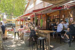 Bistrot de Pays ©Florent Kolandjian 