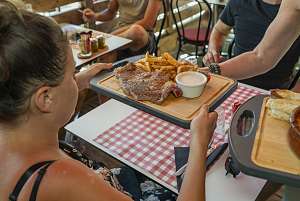 Bistrot de Pays ©Florent Kolandjian 