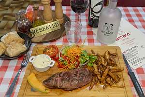 Bistrot de Pays ©Florent Kolandjian 